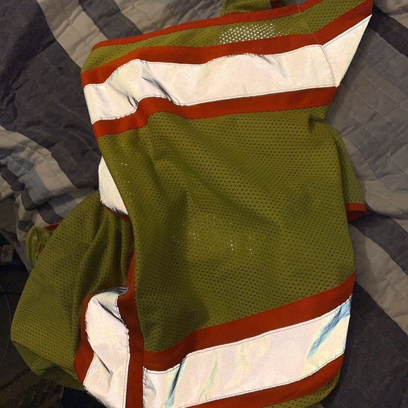 Halloween costume. Includes gloves, reflective vest. Not included the man - Picture 5 of 5